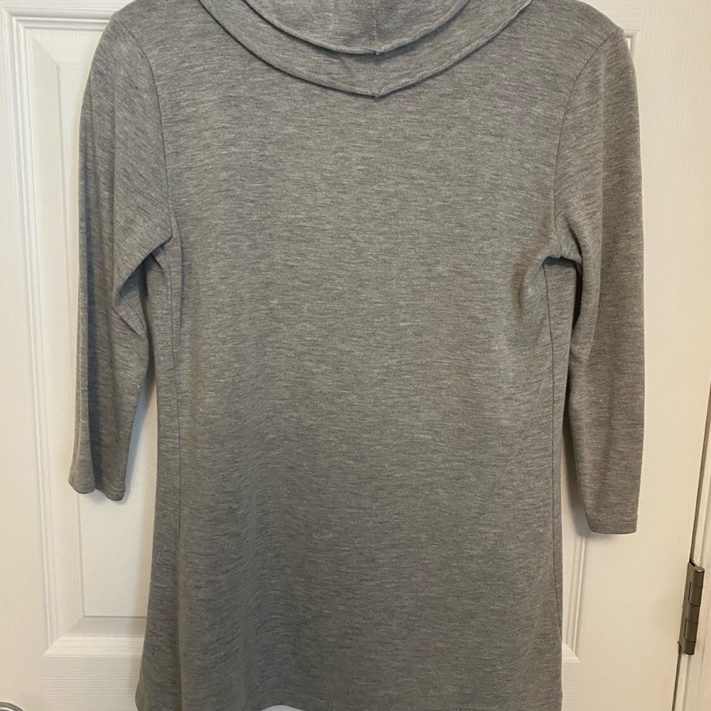 🤍🩶 Gray Ruffle Open Cardigan | Size Small 🩶🤍 - Picture 4 of 5